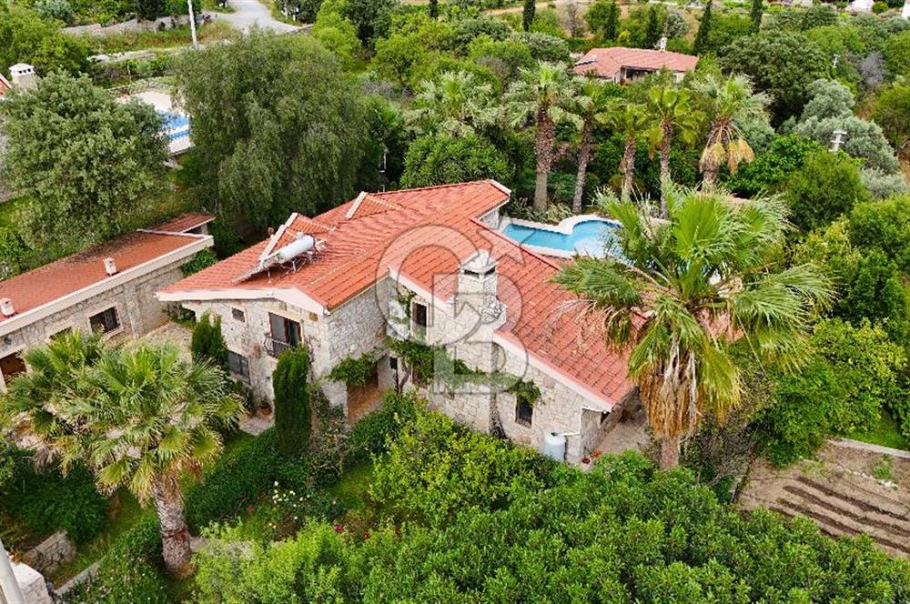 Eski Datça'da Satılık Havuzlu, 2 Müştemilatlı Lüks Villa