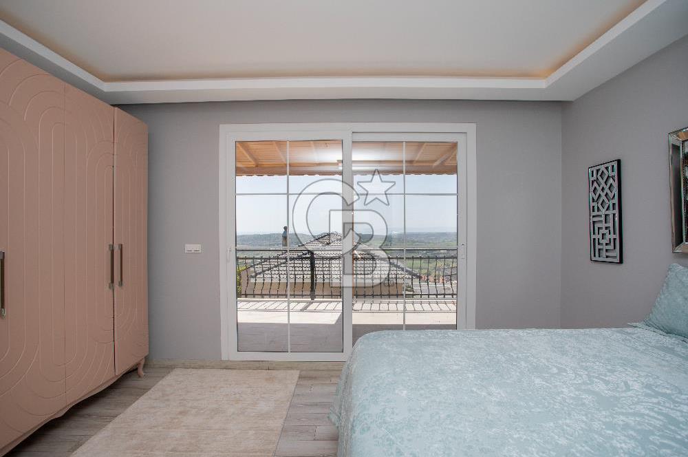 Çeşme Ovacık'ta Satılık Eşyalı 4+1 Lüks Villa