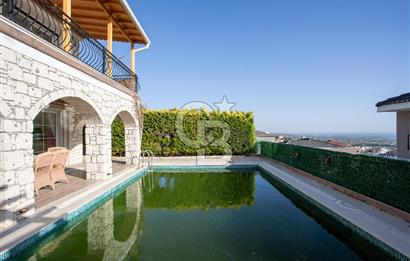 Çeşme Ovacık'ta Satılık Eşyalı 4+1 Lüks Villa