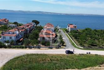 ÇANAKKALE LAPSEKİ ÇARDAK’TA BOĞAZ MANZARALI SATILIK ARSA
