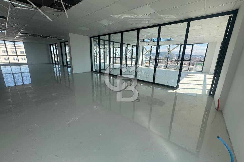 Sancaktepe Merkezde Atatürk Caddesine Cephe Kiralık Plaza Katı