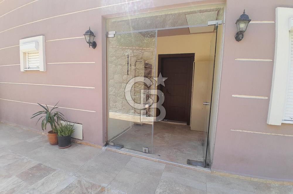 Foçaköy'de Eşyalı Kiralık Havuzlu Müstakil Villa