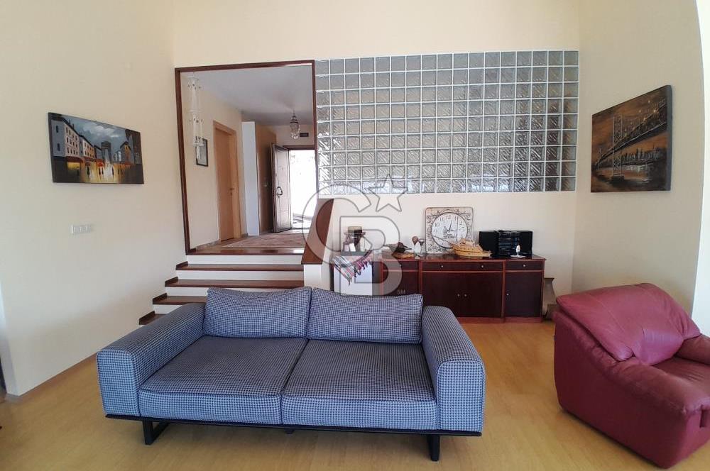 Foçaköy'de Eşyalı Kiralık Havuzlu Müstakil Villa