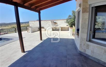 Foçaköy'de Eşyalı Kiralık Havuzlu Müstakil Villa