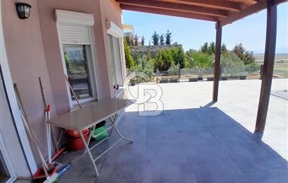 Foçaköy'de Eşyalı Kiralık Havuzlu Müstakil Villa