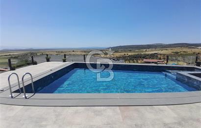 Foçaköy'de Eşyalı Kiralık Havuzlu Müstakil Villa
