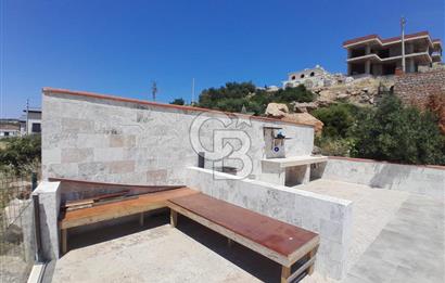 Foçaköy'de Eşyalı Kiralık Havuzlu Müstakil Villa