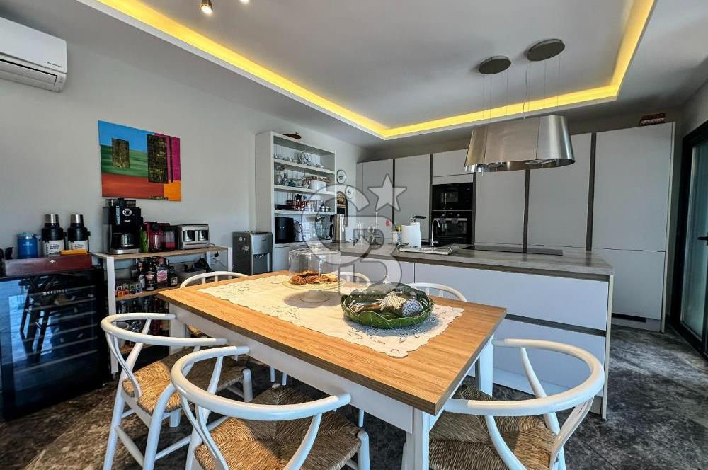 GÜMÜŞLÜK DENİZ MANZARALI ÖZEL PEYZAJLI 200M2 4+1 HAVUZLU VİLLA