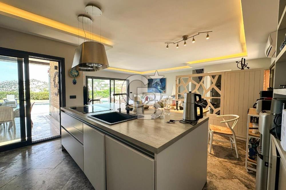 GÜMÜŞLÜK DENİZ MANZARALI ÖZEL PEYZAJLI 200M2 4+1 HAVUZLU VİLLA