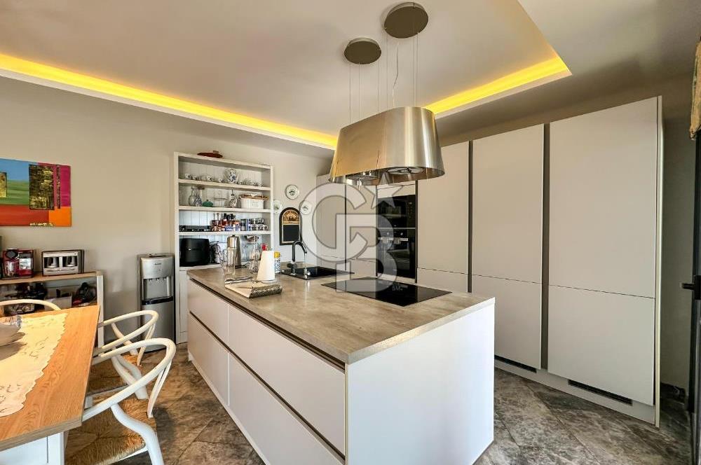 GÜMÜŞLÜK DENİZ MANZARALI ÖZEL PEYZAJLI 200M2 4+1 HAVUZLU VİLLA