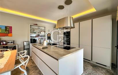GÜMÜŞLÜK DENİZ MANZARALI ÖZEL PEYZAJLI 200M2 4+1 HAVUZLU VİLLA