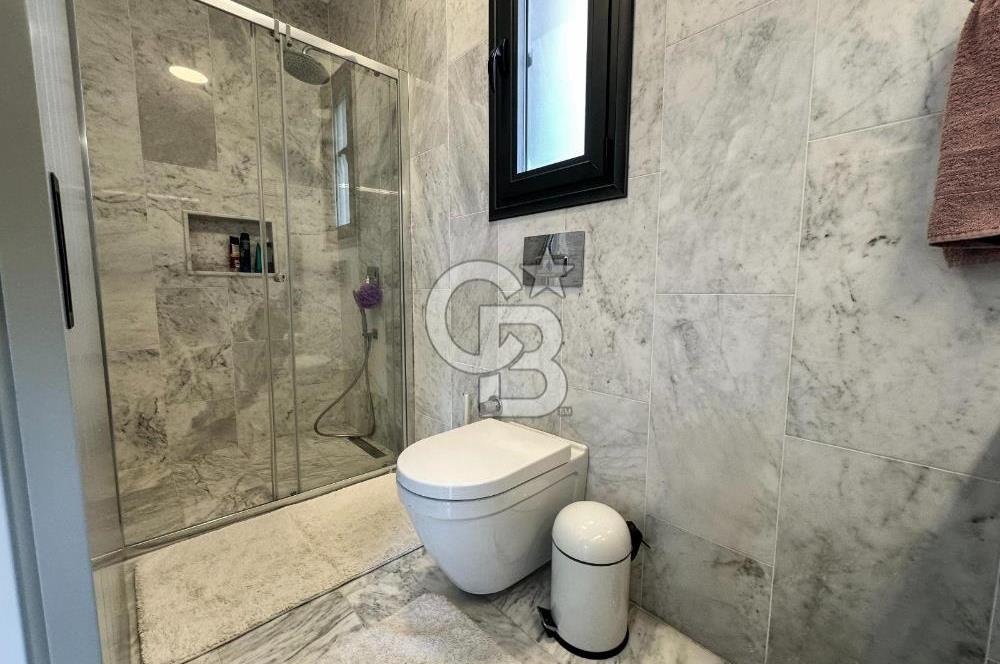 GÜMÜŞLÜK DENİZ MANZARALI ÖZEL PEYZAJLI 200M2 4+1 HAVUZLU VİLLA