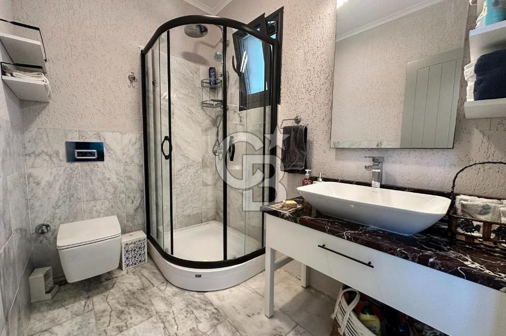 GÜMÜŞLÜK DENİZ MANZARALI ÖZEL PEYZAJLI 200M2 4+1 HAVUZLU VİLLA