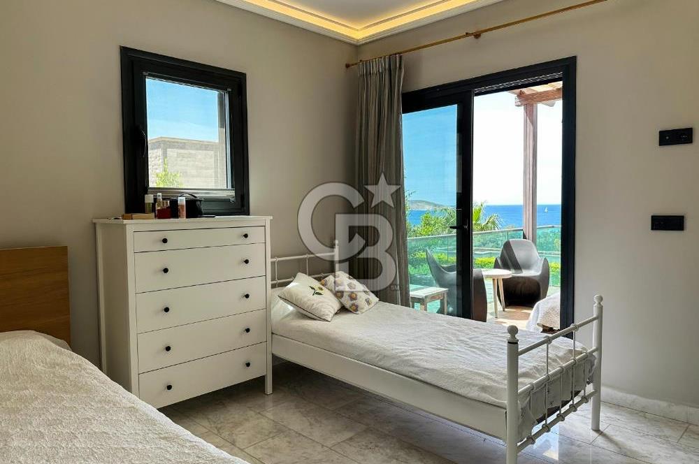 GÜMÜŞLÜK DENİZ MANZARALI ÖZEL PEYZAJLI 200M2 4+1 HAVUZLU VİLLA