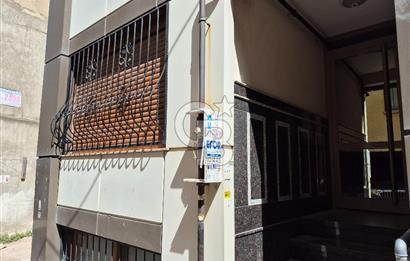 TARİHİ ASANSÖRDE BAHÇELİ GENİŞ 1+1 SATILIK DAİRE