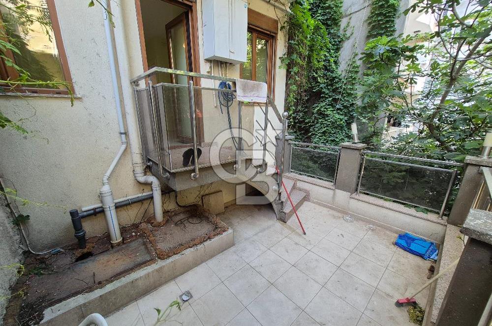 TARİHİ ASANSÖRDE BAHÇELİ GENİŞ 1+1 SATILIK DAİRE