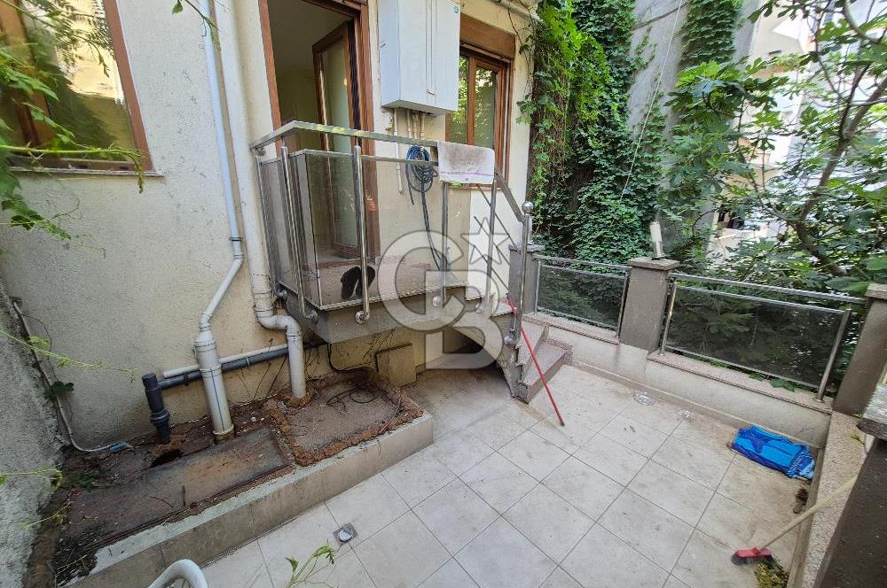 TARİHİ ASANSÖRDE BAHÇELİ GENİŞ 1+1 SATILIK DAİRE