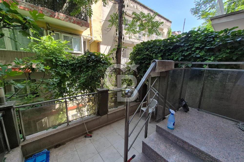 TARİHİ ASANSÖRDE BAHÇELİ GENİŞ 1+1 SATILIK DAİRE