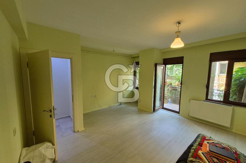 TARİHİ ASANSÖRDE BAHÇELİ GENİŞ 1+1 SATILIK DAİRE