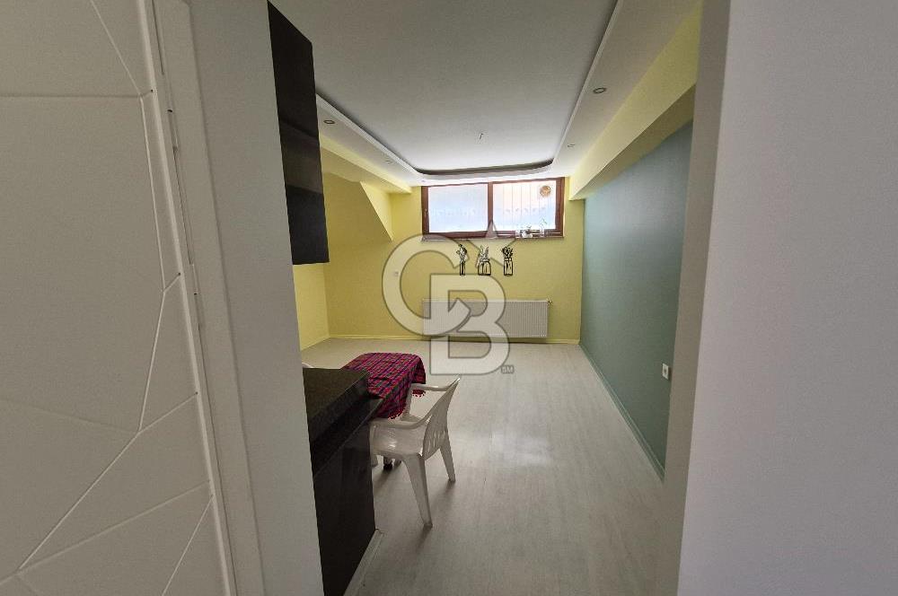 TARİHİ ASANSÖRDE BAHÇELİ GENİŞ 1+1 SATILIK DAİRE