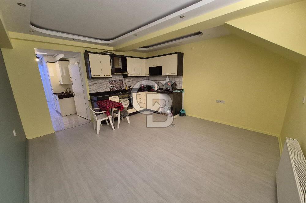 TARİHİ ASANSÖRDE BAHÇELİ GENİŞ 1+1 SATILIK DAİRE