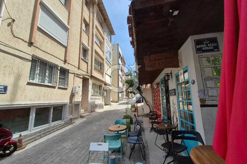 TARİHİ ASANSÖRDE BAHÇELİ GENİŞ 1+1 SATILIK DAİRE