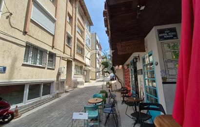 TARİHİ ASANSÖRDE BAHÇELİ GENİŞ 1+1 SATILIK DAİRE