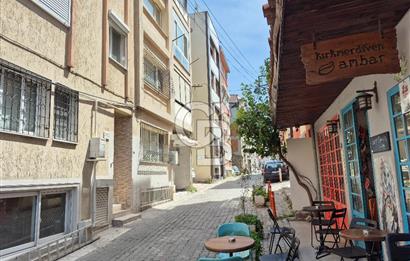 TARİHİ ASANSÖRDE BAHÇELİ GENİŞ 1+1 SATILIK DAİRE