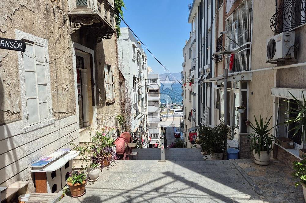 TARİHİ ASANSÖRDE BAHÇELİ GENİŞ 1+1 SATILIK DAİRE