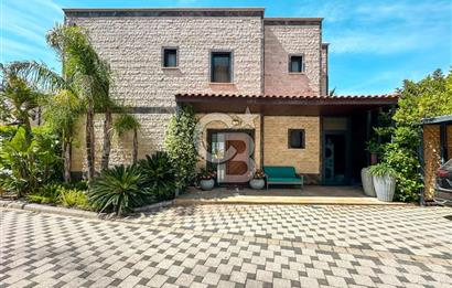 GÜMÜŞLÜK DENİZ MANZARALI ÖZEL PEYZAJLI 200M2 4+1 HAVUZLU VİLLA