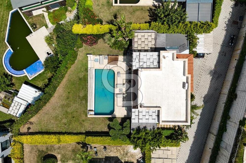 GÜMÜŞLÜK DENİZ MANZARALI ÖZEL PEYZAJLI 200M2 4+1 HAVUZLU VİLLA