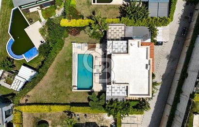 GÜMÜŞLÜK DENİZ MANZARALI ÖZEL PEYZAJLI 200M2 4+1 HAVUZLU VİLLA