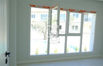 YENİFOÇA OLİVEPARK EVLERİ'NDE HAVUZLU SİTEDE 2+1 SATILIK DAİRE