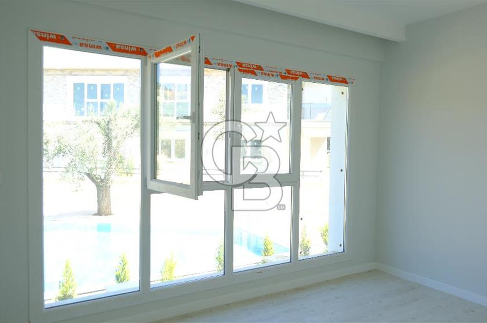YENİFOÇA OLİVEPARK EVLERİ'NDE HAVUZLU SİTEDE 2+1 SATILIK DAİRE