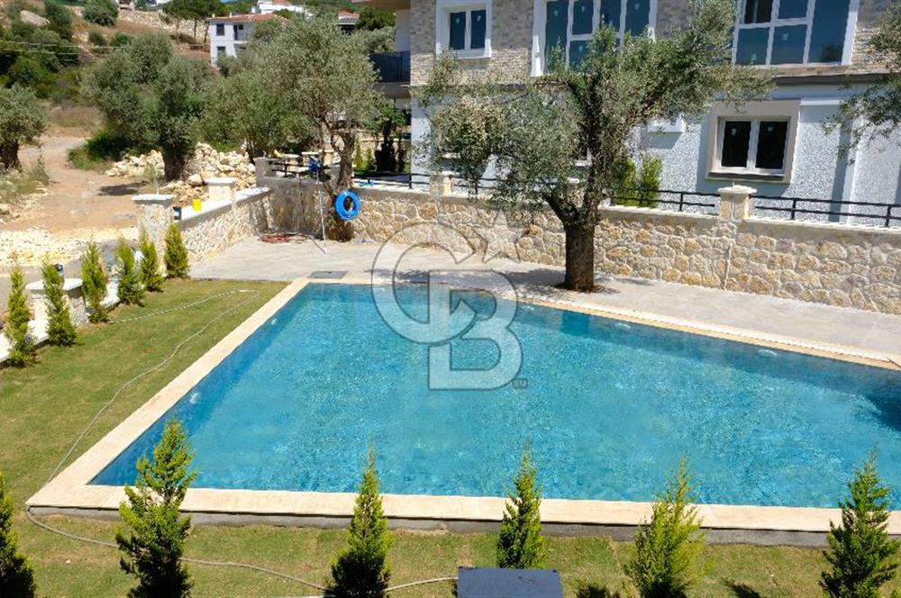 YENİFOÇA OLİVEPARK EVLERİ'NDE HAVUZLU SİTEDE 2+1 SATILIK DAİRE