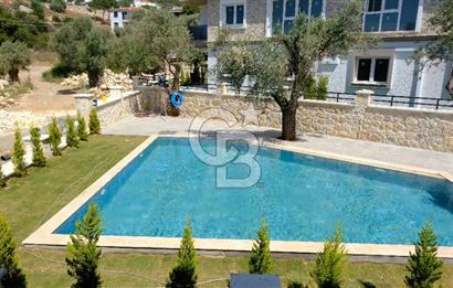 YENİFOÇA OLİVEPARK EVLERİ'NDE HAVUZLU SİTEDE 2+1 SATILIK DAİRE