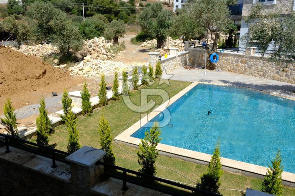 YENİFOÇA OLİVEPARK EVLERİ'NDE HAVUZLU SİTEDE 2+1 SATILIK DAİRE