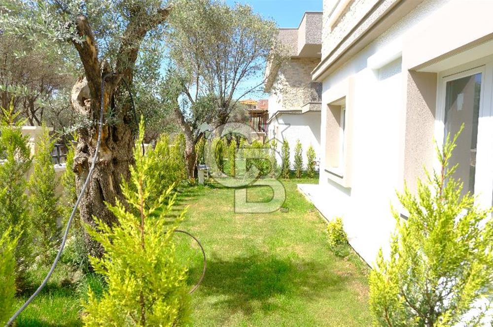 YENİFOÇA OLİVEPARK EVLERİ'NDE HAVUZLU SİTEDE 2+1 SATILIK DAİRE