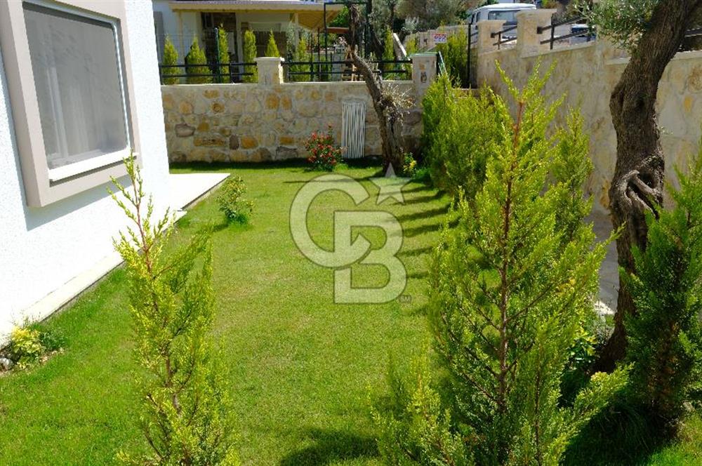 YENİFOÇA OLİVEPARK EVLERİ'NDE HAVUZLU SİTEDE 2+1 SATILIK DAİRE