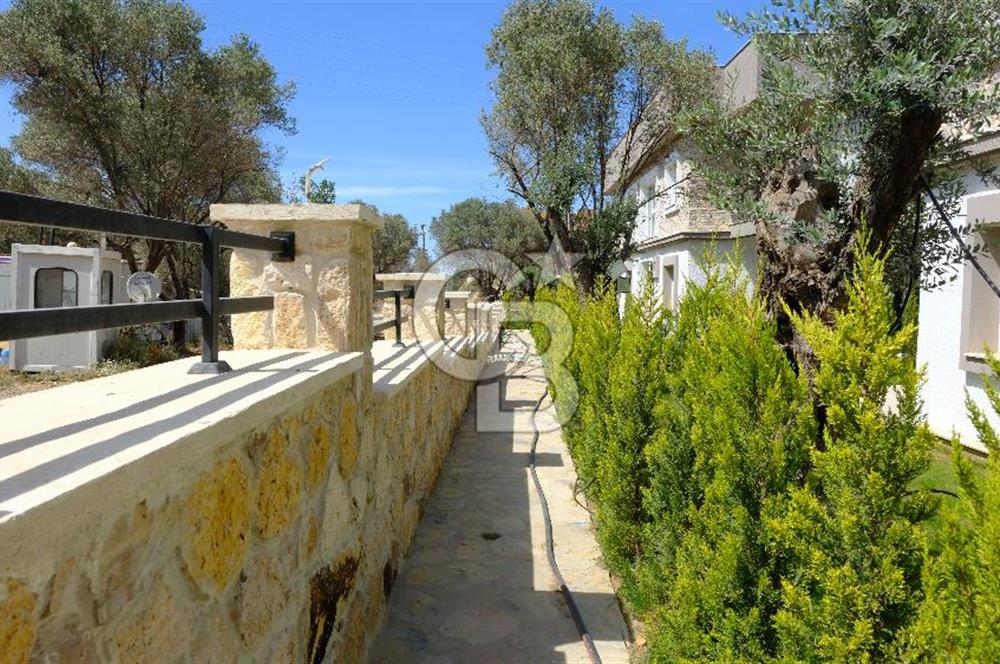 YENİFOÇA OLİVEPARK EVLERİ'NDE HAVUZLU SİTEDE 2+1 SATILIK DAİRE
