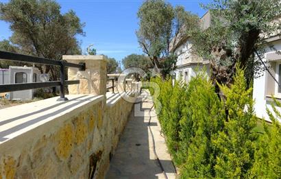 YENİFOÇA OLİVEPARK EVLERİ'NDE HAVUZLU SİTEDE 2+1 SATILIK DAİRE