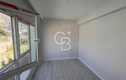 YENİFOÇA OLİVEPARK EVLERİ'NDE HAVUZLU SİTEDE 2+1 SATILIK DAİRE