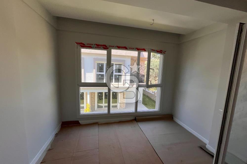YENİFOÇA OLİVEPARK EVLERİ'NDE HAVUZLU SİTEDE 2+1 SATILIK DAİRE