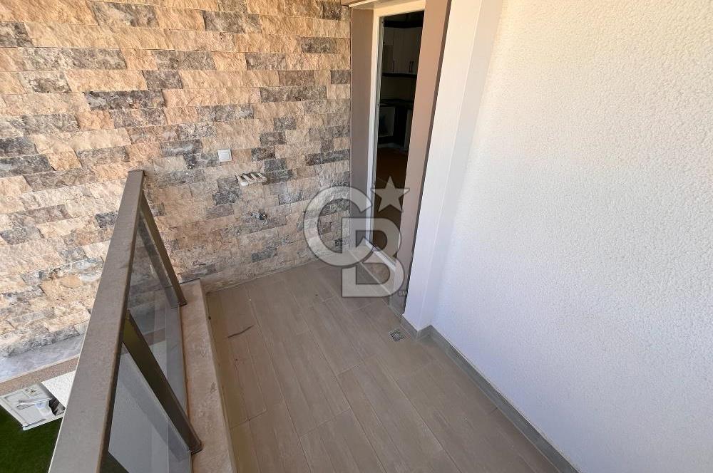 YENİFOÇA OLİVEPARK EVLERİ'NDE HAVUZLU SİTEDE 2+1 SATILIK DAİRE