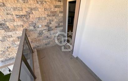 YENİFOÇA OLİVEPARK EVLERİ'NDE HAVUZLU SİTEDE 2+1 SATILIK DAİRE