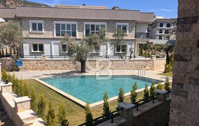 YENİFOÇA OLİVEPARK EVLERİ'NDE HAVUZLU SİTEDE 2+1 SATILIK DAİRE