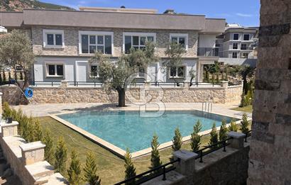 YENİFOÇA OLİVEPARK EVLERİ'NDE HAVUZLU SİTEDE 2+1 SATILIK DAİRE