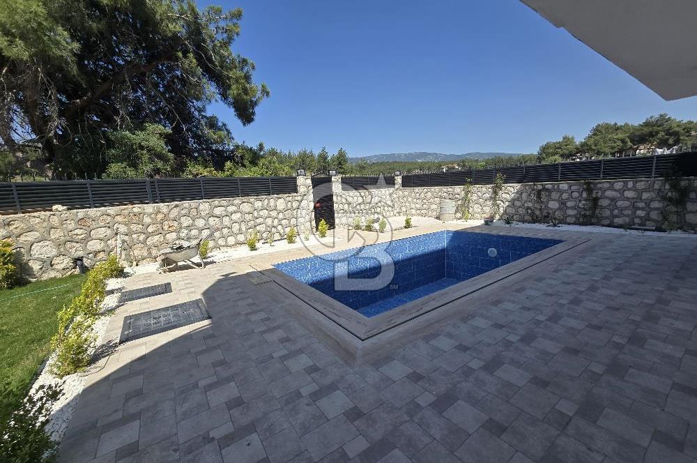 BUCA GÖLET YAKINI SATILIK 4+2 TAM MÜSTAKİL HAVUZLU TRIPLEX VİLLA