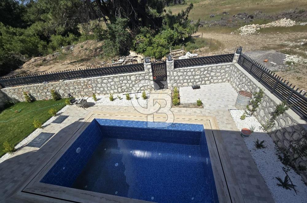BUCA GÖLET YAKINI SATILIK 4+2 TAM MÜSTAKİL HAVUZLU TRIPLEX VİLLA
