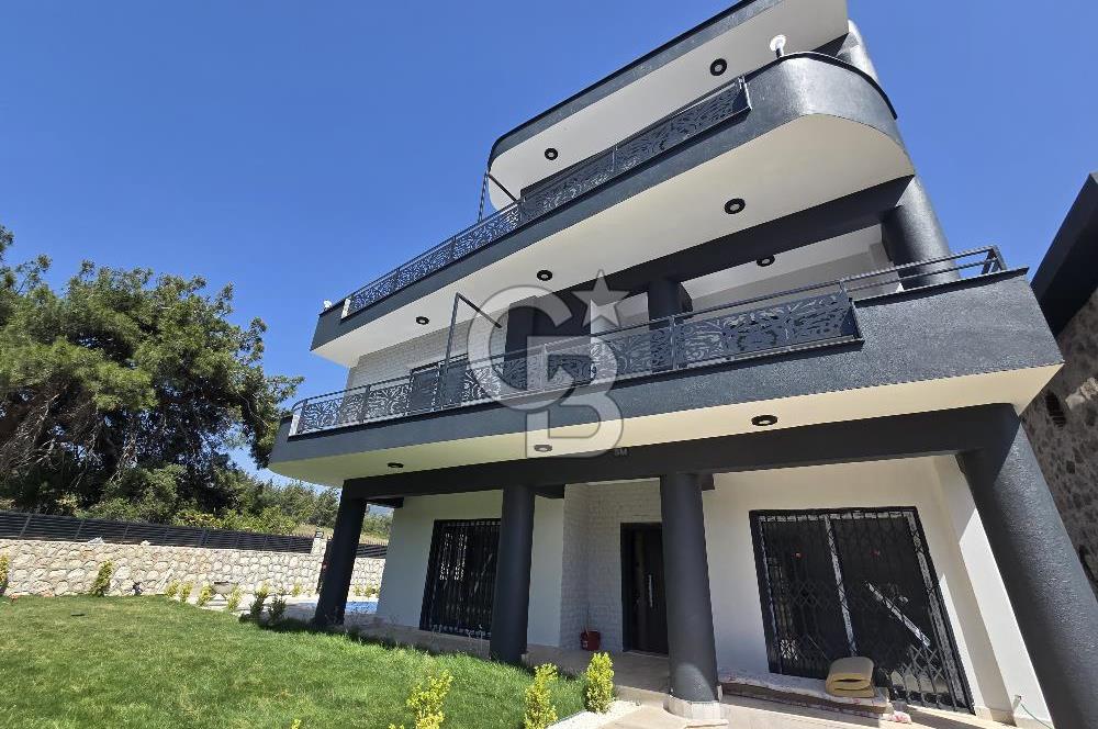 BUCA GÖLET YAKINI SATILIK 4+2 TAM MÜSTAKİL HAVUZLU TRIPLEX VİLLA